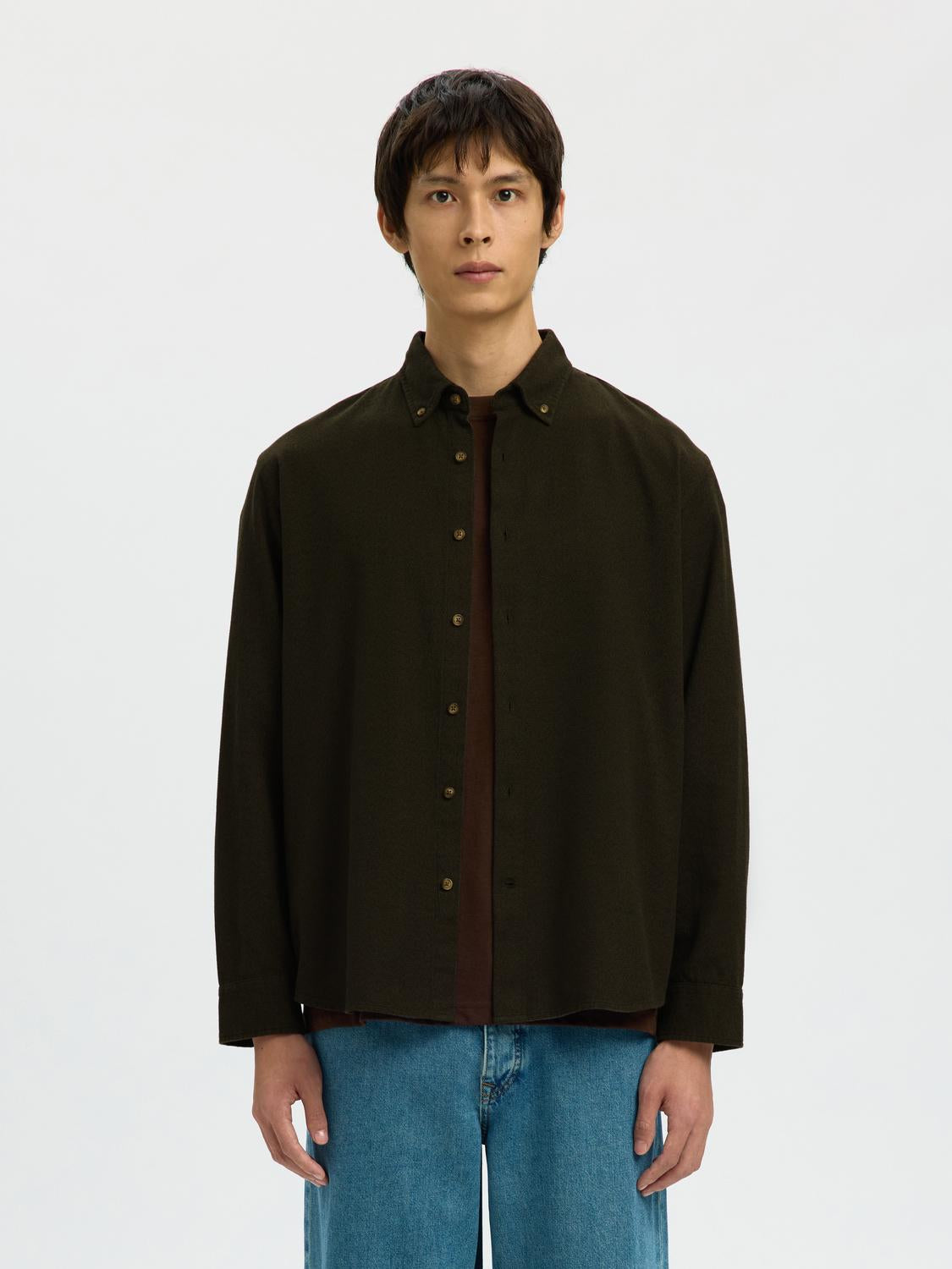 model_shot-front